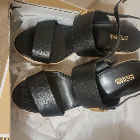 Michael Kors - Picture 3 of 6